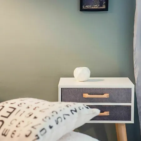 아파트 90qm Well-equiped Flat In Berlin-charlottenburg With Wif 베를린